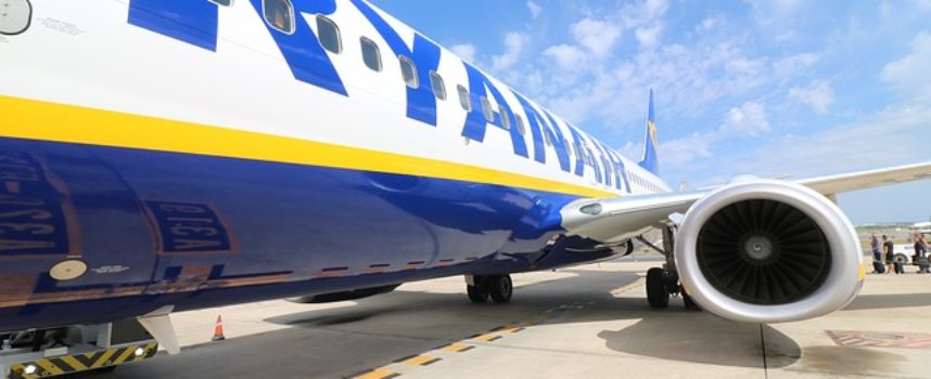 Lavoro con Ryanair come assistente di volo: ecco le date dei prossimi recruiting day in tutta Italia
